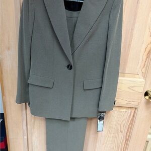 NWT Womens Kasper 2-pc Suit: Blazer and Trousers